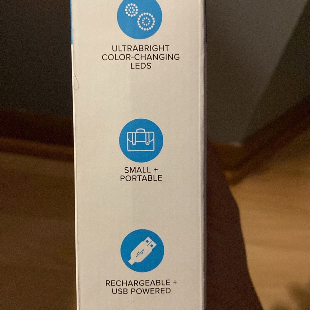 BRAND NEW LED MIRRORED PHONE FILL LIGHT! NWT. SMOKE FREE HOME! - Picture 6 of 6